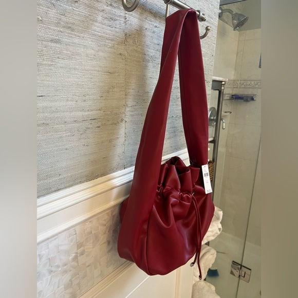 NWT new Anthropologie faux leather scrunch shoulder bag drawstring red - Picture 8 of 17